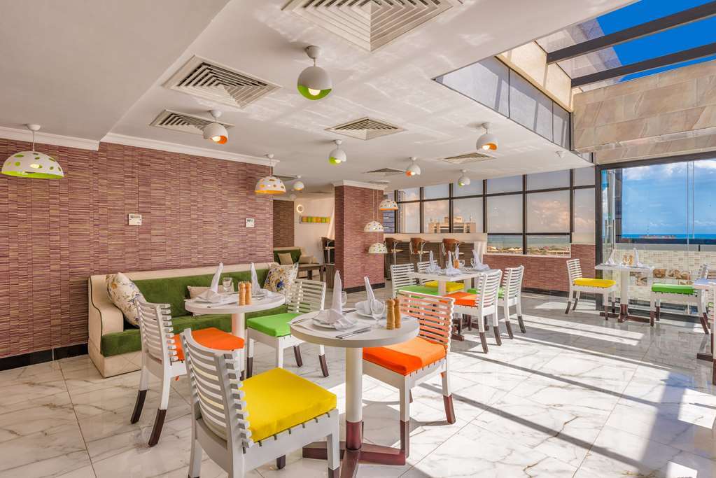 Golden Tulip Dar Es Salaam City Center Hotel Restaurant photo