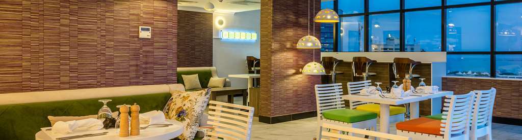 Golden Tulip Dar Es Salaam City Center Hotel Restaurant photo